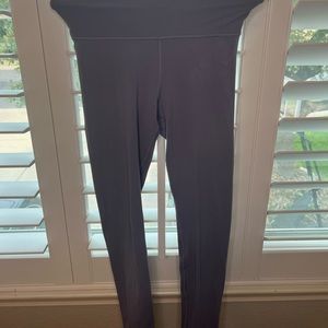 Light lilac athlete girls high rise chit chat right size L/12. No stains